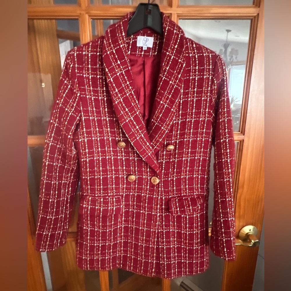 Beautiful red tweed blazer with goals thread accents and gold buttons